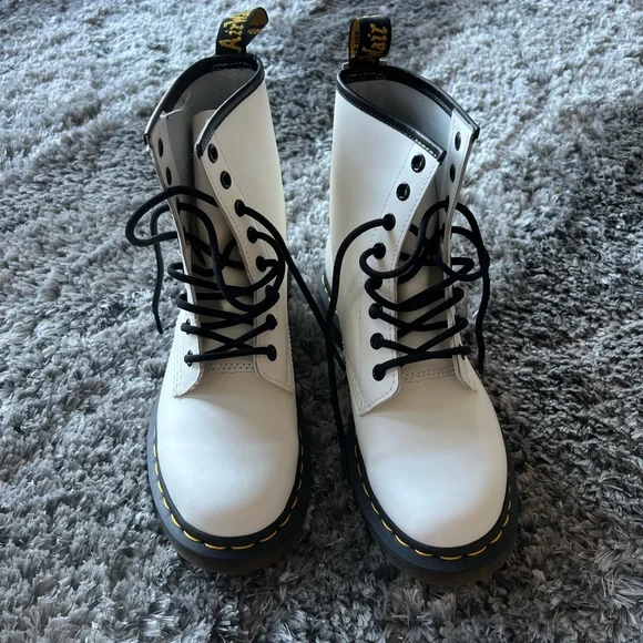 Dr Martens boots - Picture 2 of 5